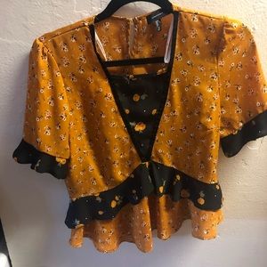 SHORT SLEEVE FLORAL BLOUSE